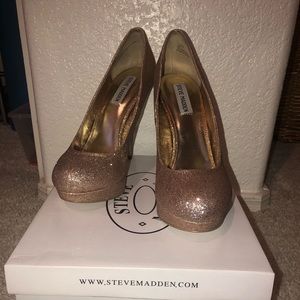 Steve Madden Rose Gold Pumps